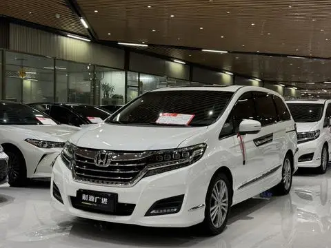 Honda 艾力绅 2016 — фото 1