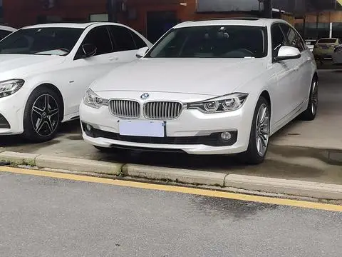 BMW 3 Series 2019 — фото 1