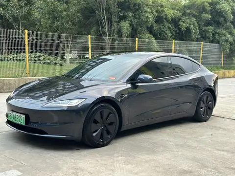 Tesla Model 3 2025 — фото 1