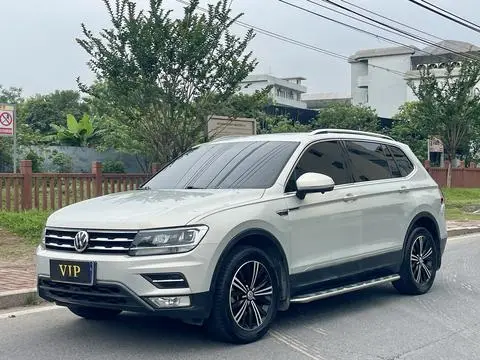Volkswagen Tiguan L 2019 — фото 1