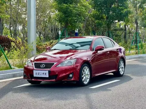 Lexus IS 2011