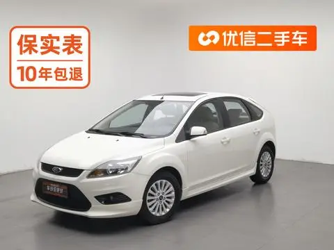 Ford Focus 2013 — фото 1