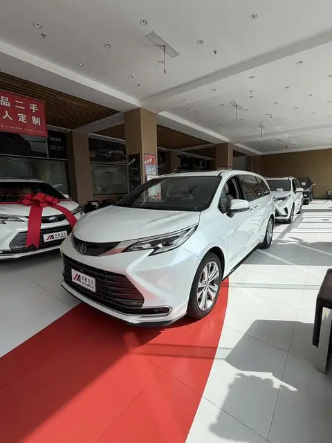 Toyota 赛那 2024