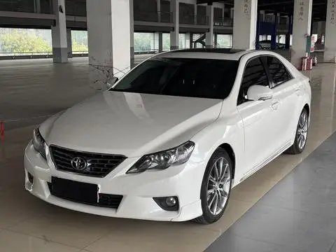 Toyota Reiz 2012
