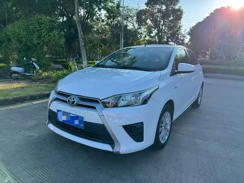 Toyota YARIS L 2015