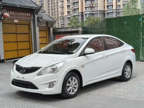 Hyundai 瑞纳 2010