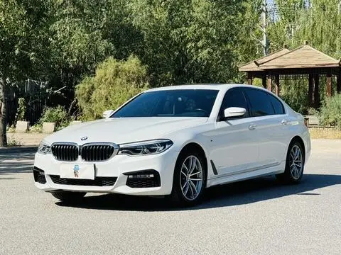 BMW 5 Series 2018 — фото 1