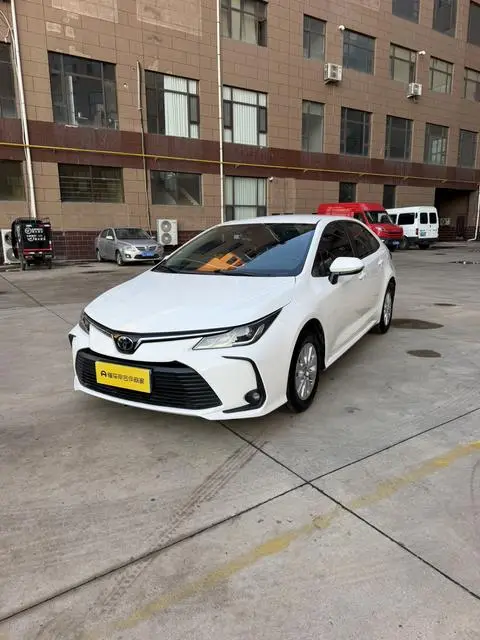 Toyota Corolla 2021 — фото 1
