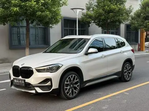 BMW X1 2022 — фото 1