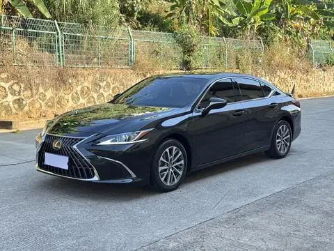 Lexus ES 2022