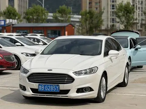 Ford Mondeo 2013 — фото 1