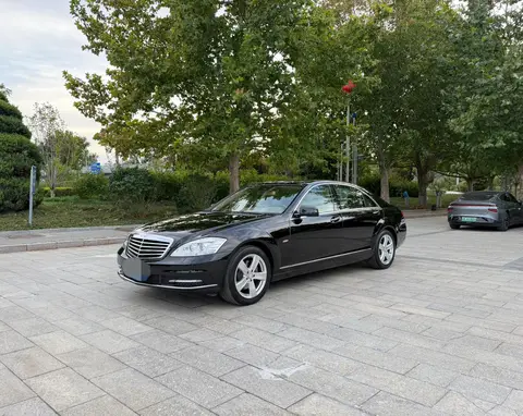 Mercedes-Benz S-Class 2012