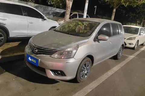 Nissan 骊威 2013