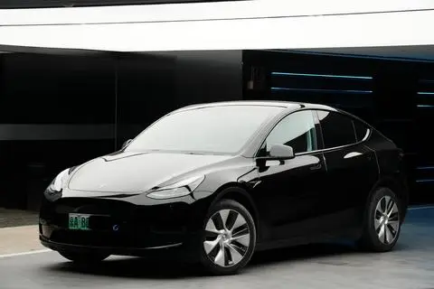 Tesla Model Y 2022 — фото 1