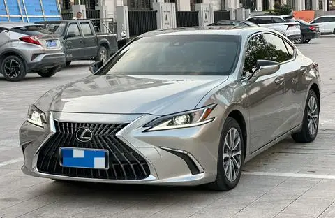 Lexus ES 2022