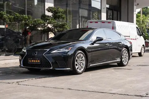 Lexus LS 2021