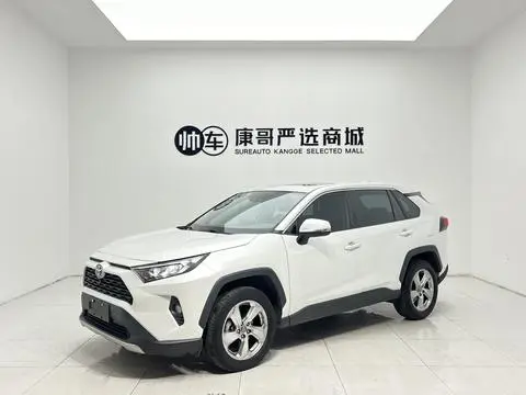Toyota RAV4 2021 — фото 1