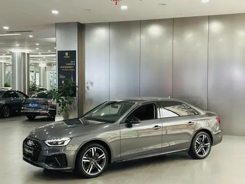 Audi A4L 2022 — фото 1