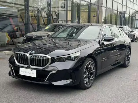 BMW 5 Series 2025