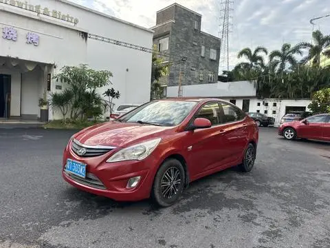 Hyundai 瑞纳 2010