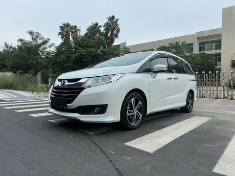 Honda 奥德赛 2017 — фото 1