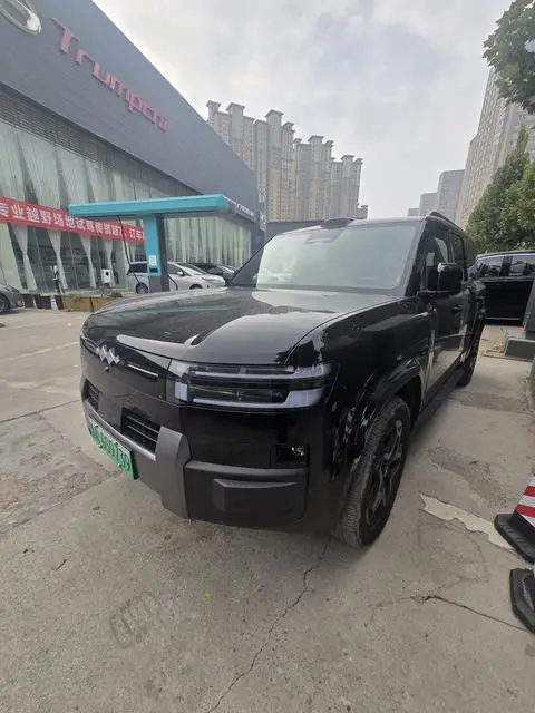 BYD Leopard 钛7 PHEV 2025