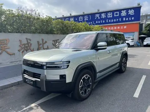 BYD Leopard 钛7 PHEV 2025 — фото 1