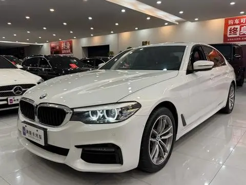 BMW 5 Series 2019 — фото 1