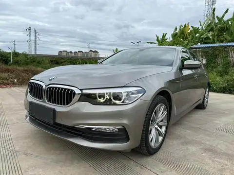 BMW 5 Series 2018 — фото 1