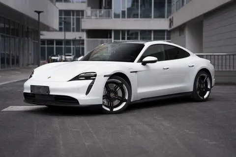 Porsche Taycan 2022