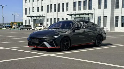 Hyundai Elantra 2023