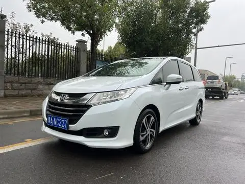 Honda 奥德赛 2017 — фото 1