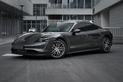 Porsche Taycan 2022