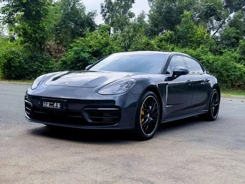 Porsche Panamera 2022