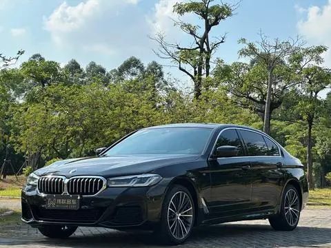 BMW 5 Series 2023 — фото 1