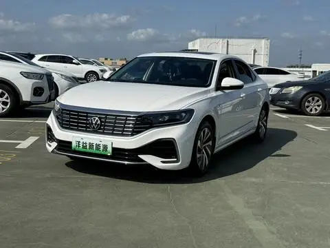 Volkswagen PassatPHEV 2022