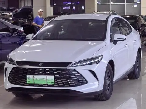 BYD 秦PLUS DM 2025 — фото 1