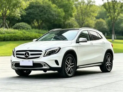 Mercedes-Benz GLA 2015