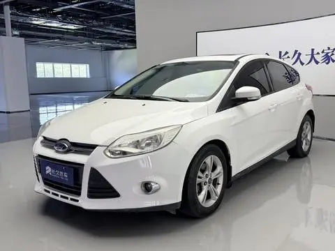 Ford Focus 2012 — фото 1