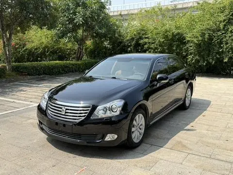 Toyota Crown 2010