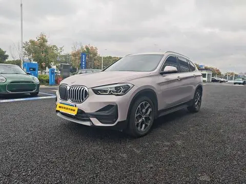 BMW X1 2020 — фото 1