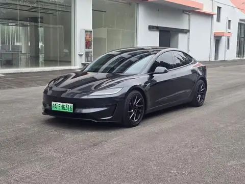 Tesla Model 3 2024