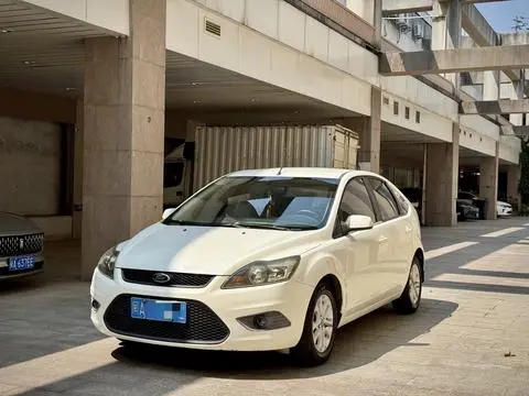 Ford Focus 2013 — фото 1