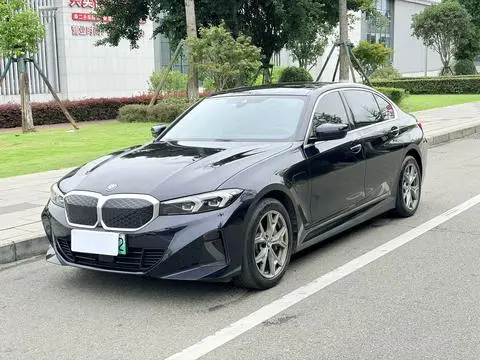 BMW i3 2025 — фото 1