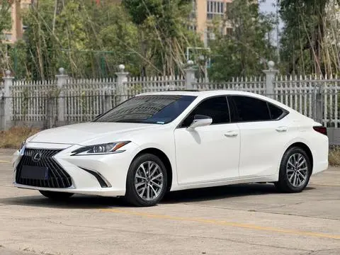 Lexus ES 2024