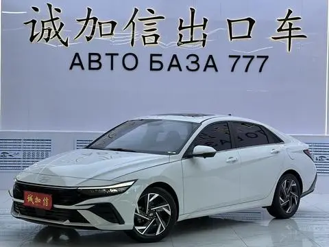 Hyundai Elantra 2023 — фото 1
