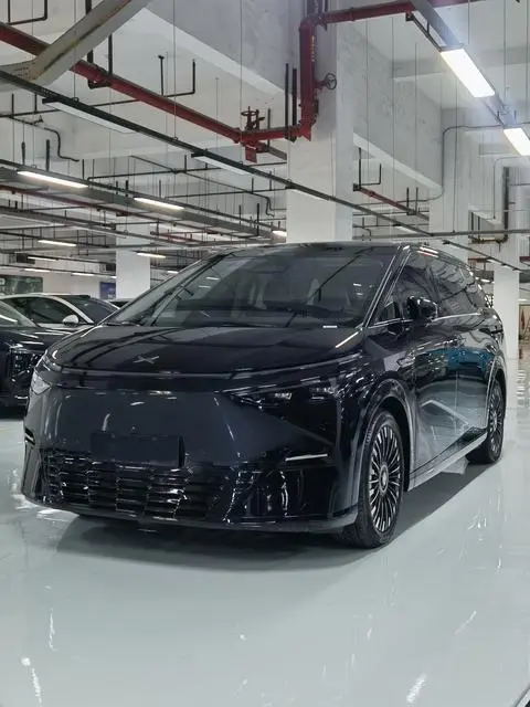 XPeng 小鹏X9 2025