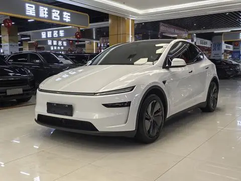 Tesla Model Y 2025