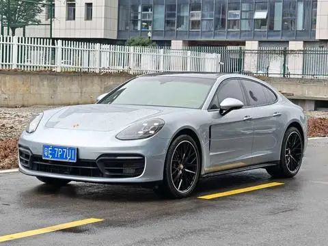 Porsche Panamera 2021