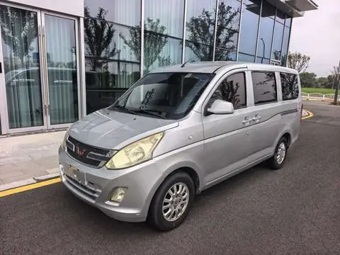 Wuling 荣光V 2016